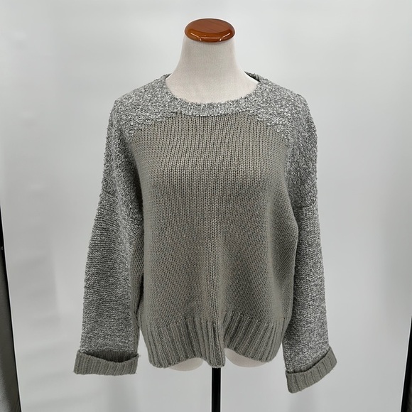John + Jenn Gray Color Block Boucle Detail Pullover Sweater Size Medium - Picture 1 of 10